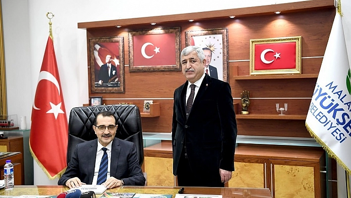 Bakan Dönmez'den Büyükşehir Belediyesine ziyaret 