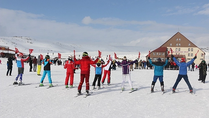 Hesarek Kayak Merkezi'nden renkli görüntüler 