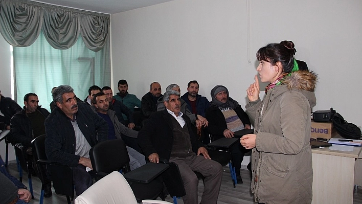 Bingöl'de hayvan tüccarları ve nakliyecileri bilgilendirildi 