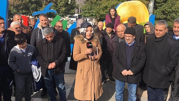 Konut mağdurları yetkililerden yardım istiyor 