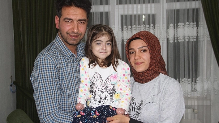 Kızlarına 'kelebek' gibi bakıyorlar