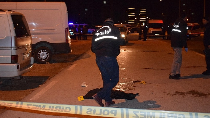 Malatya'da Bıçaklı kavga 1'i ağır 2 yaralı 