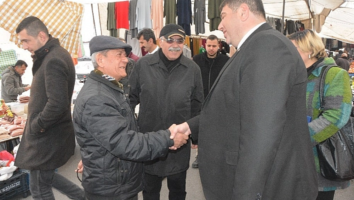 İyi Parti Yeşilyurt adayı Cem Parlak pazar esnafından destek istedi 