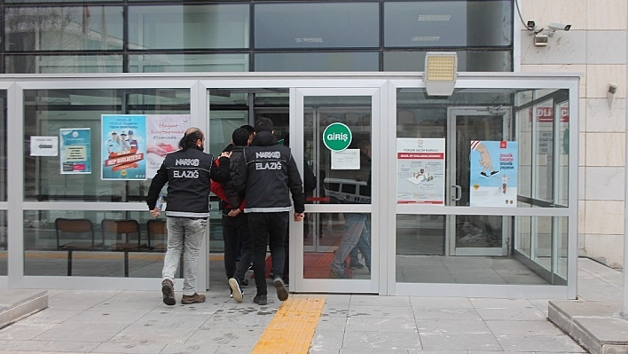 Eroinle yakalanan 2 şüpheli tutuklandı 