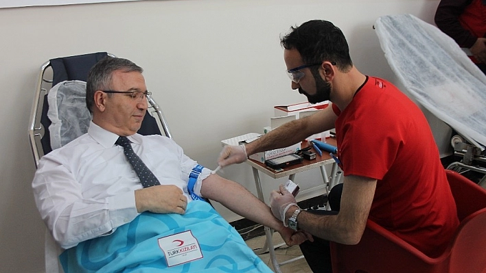 Polislerden Kan Bağışına Destek