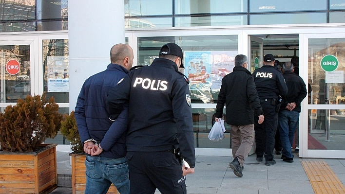 Sahte Kimliklerde Suçluları Kurtaramadı!