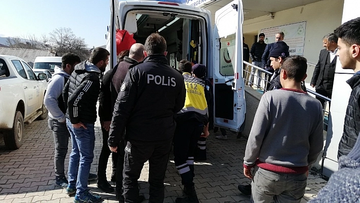 Palu'da bıçaklı kavga:1 yaralı 