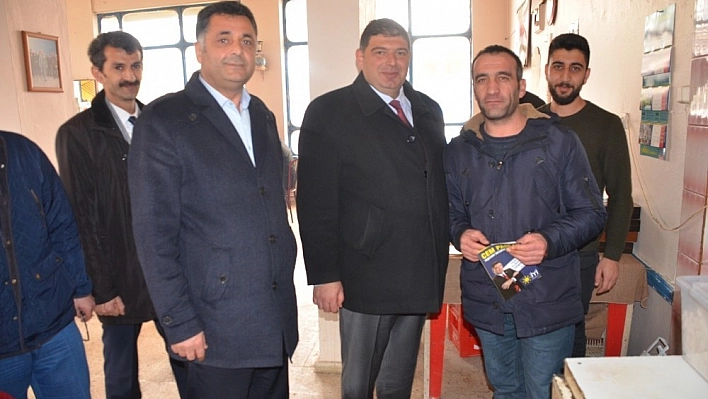 İYİ Partili Parlak vatandaşın sorununa ortak oldu 