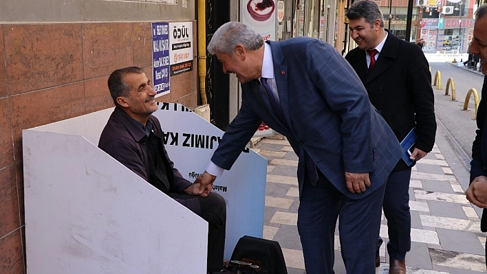 İYİ Partili Ekinci'den afiş tepkisi 