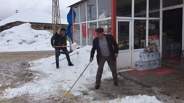 Bingöl'de kar etkili oldu, 40 köy yolu ulaşıma kapandı 