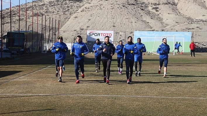 Evkur Yeni Malatyaspor, Başakşehir'e bileniyor 