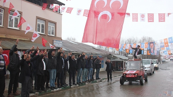 Toplama parçalarla araç üretip, seçim çalışmasına çıktı 
