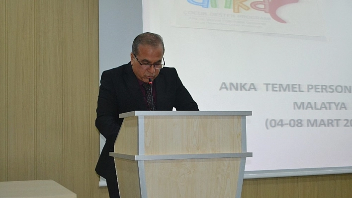 Çocukları eğiten personele eğitim verildi 