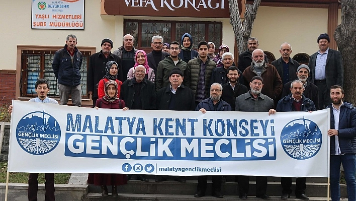 Gençlerden yaşlılara vefa ziyareti 