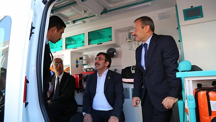 Tunceli'de 8 yeni ambulans hizmete girdi 