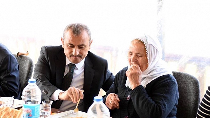 Vali Sonel, şehit aileleri ve gazilerle bir araya geldi 