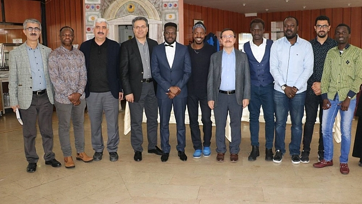 Rektör Kızılay, Afrikalı öğrencilerle buluştu 