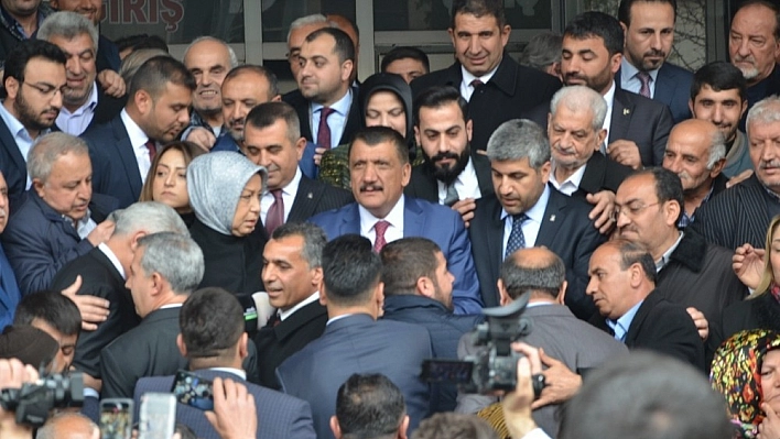 Başkanlar mazbatalarını aldı 