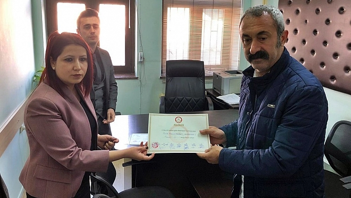 Komünist Başkan Mazbatasını Aldı!