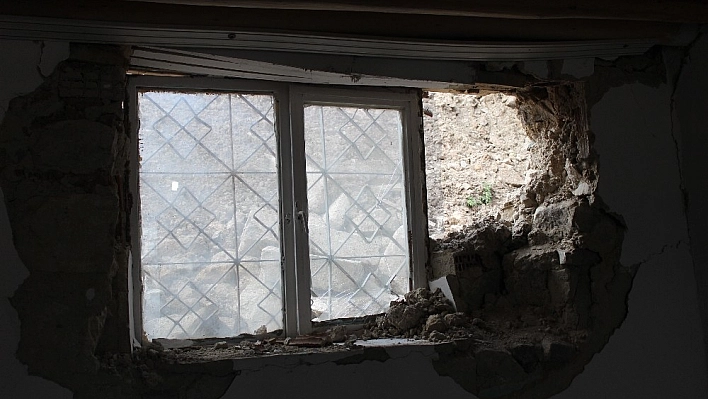 Önce İstinat Duvarı, Sonra Deprem Vurdu