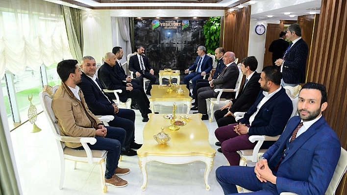Başkan Çınar'a ziyaretçi akını 
