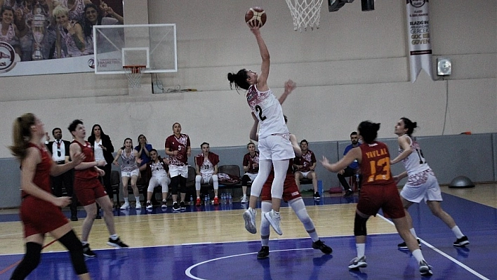 Alkışlar, İl Özel İdare Kadın Basketbol Takımına