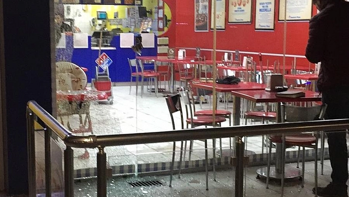 Malatya'da bir işyerine silahlı saldırıda bulunuldu. 