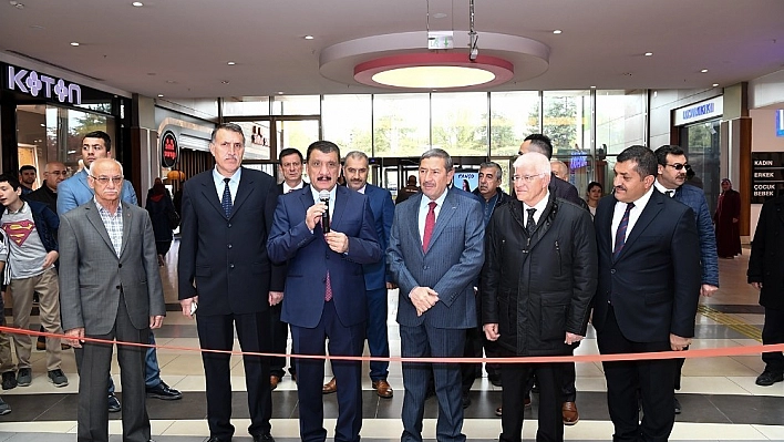 Öğrencilerden geri dönüşüm sergisi 