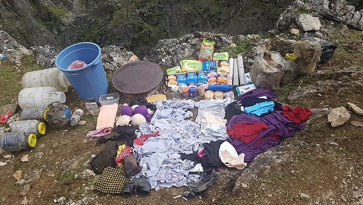 Tunceli'de 3 girişli mağarada terörist cesedi elegeçirildi 