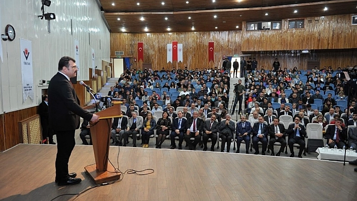 Öğrencilere, 'TÜBİTAK Odaklı Yeni Süreçler' semineri 