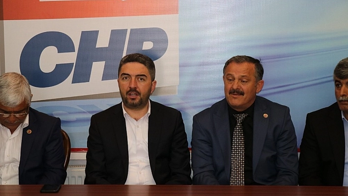 Muhtarlardan CHP'ye ziyaret 