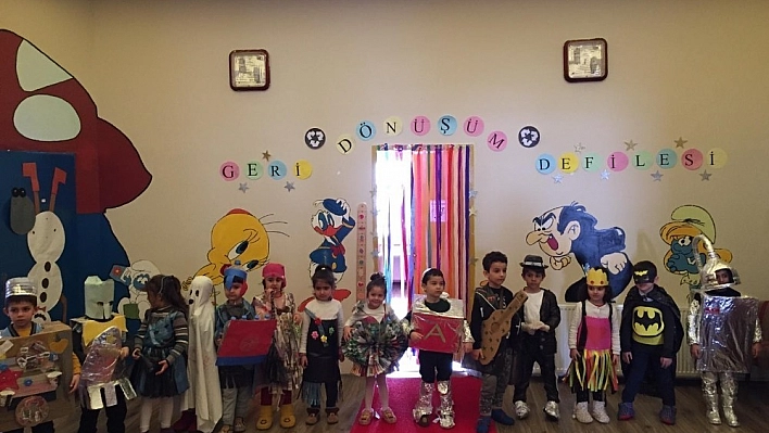 Ovacıklı minikler, 'Geri Dönüşüm Defilesi' ile 'Çevre Beratı' aldı 