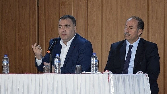 Palu'da Meclis Üyeleri ve Muhtarlar Toplantısı