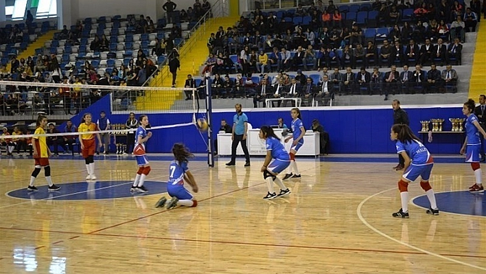 Malatya'da spor şenliklerinin ödül töreni yapıldı 