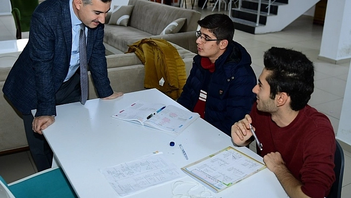 Yeşilyurt'ta eğitim merkezleri sahura kadar hizmet veriyor 