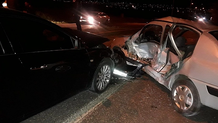 Palu'da Feci Trafik Kazası