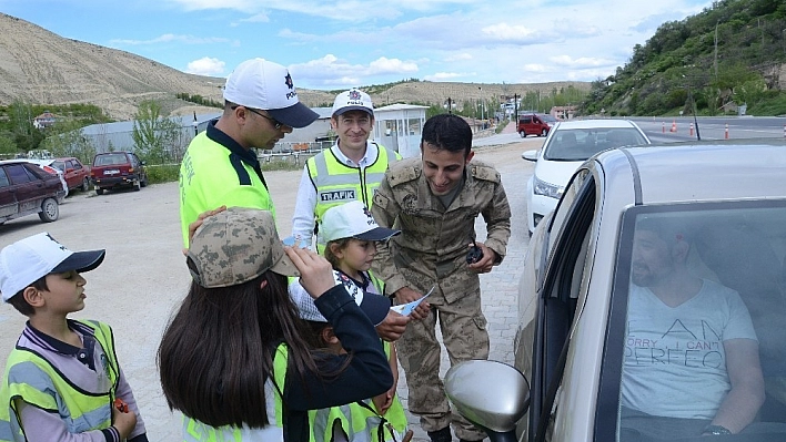 Darende'de Trafik Haftası etkinliği 