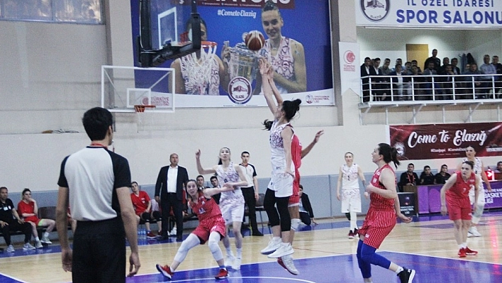 Bordo Beyazlı Periler Büyük Avantaj Yakaladı