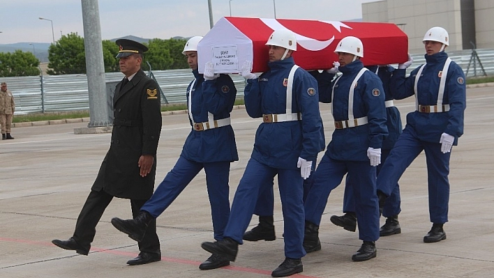 Şehit astsubayın naaşı  memleketine uğurlandı