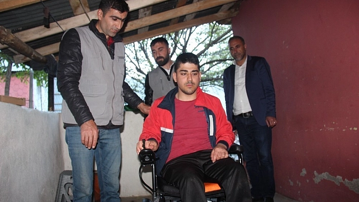 15 günlükken ameliyat geçirdi, bir daha yürüyemedi 