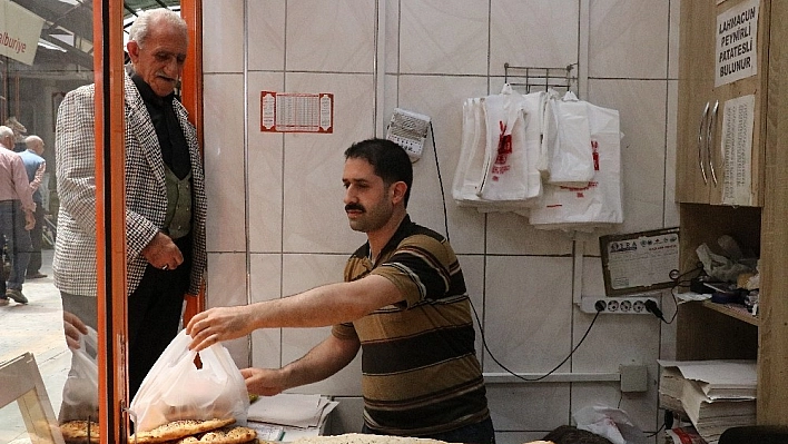 Malatya'da askıda ekmek uygulaması sürüyor 