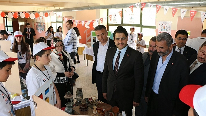 Hekimhan'da 4006 TÜBİTAK Bilim Fuarı düzenlendi 