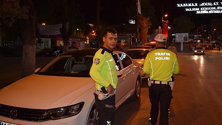 Motosiklet sürücüsü yayaya çarpıp kaçtı 