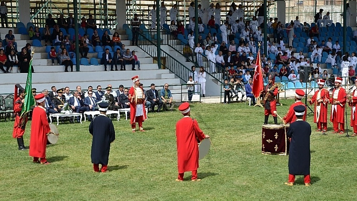 Malatya'nın ilçelerinde 19 Mayıs coşkusu 