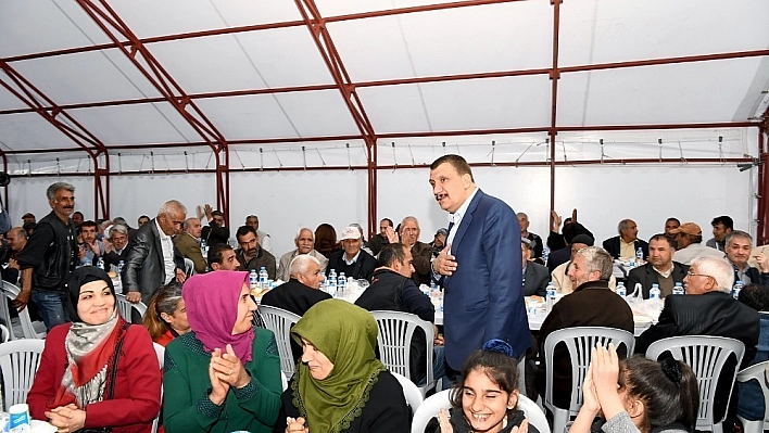 İftar çadırları Malatyalıların buluşma noktası oldu 