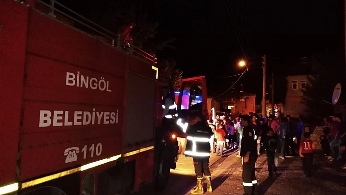 Bingöl'de ev yangını 