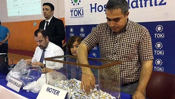 TOKİ'de Kura Çekimleri Yapıldı