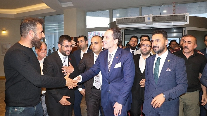 Fatih Erbakan, Malatya'da partililerle iftarda buluştu 