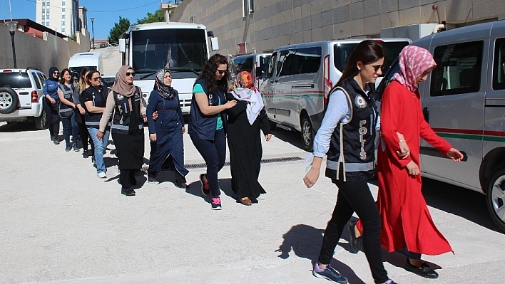 FETÖ operasyonunda 5 tutuklama