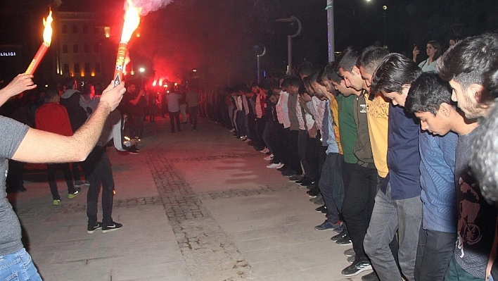 Elazığ'da 200 kişilik sahur halayı 